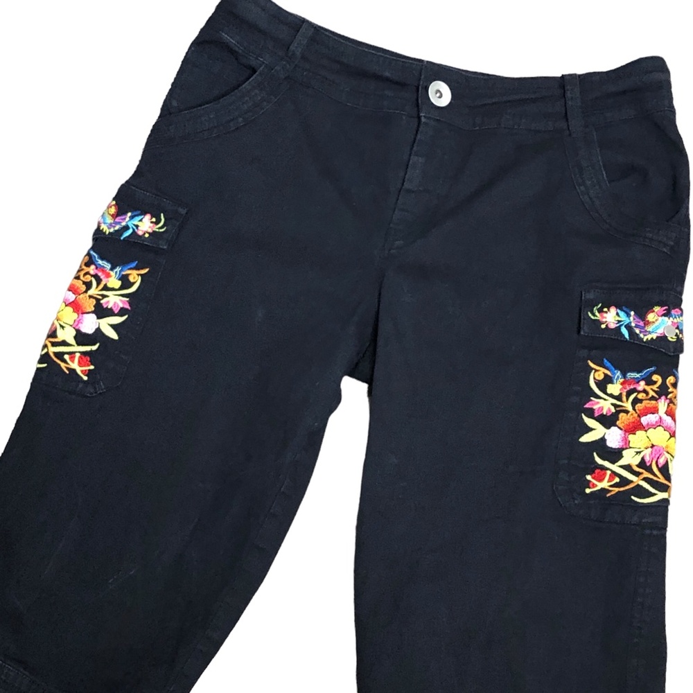 2 Friends Black Embroidered Crop Adjustable Drawstring Leg Capri Pants Size 10 - Picture 4 of 11